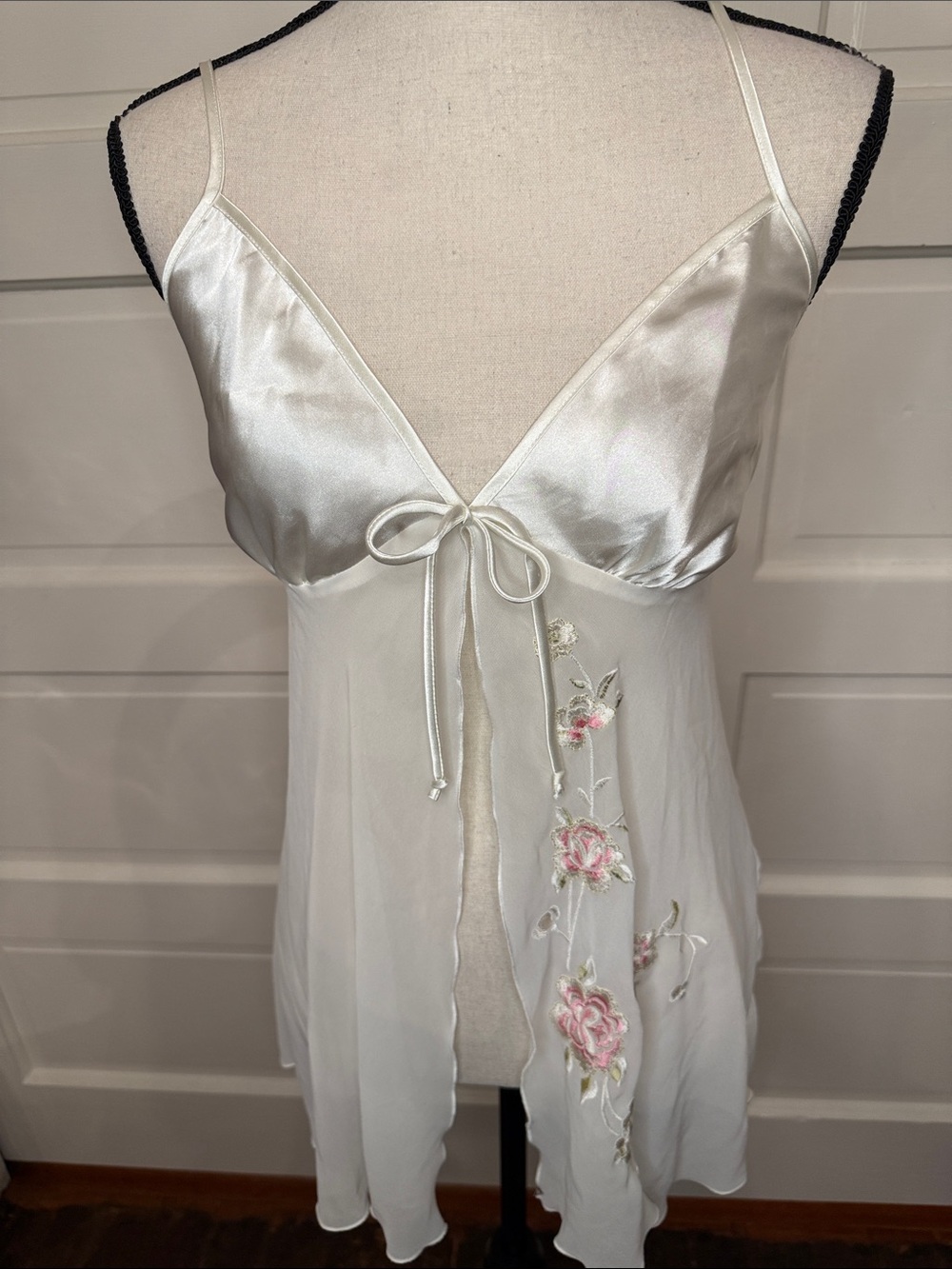 Babydoll fairy coquette Sheer Embroidered Tie split Front Cami M